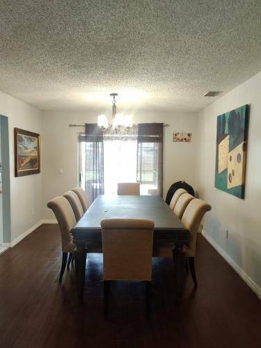 Apartamento Cheerful 3-bedroom Home With Pool