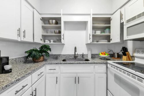 Apartamento Designed 1br With Parking Close To Stores