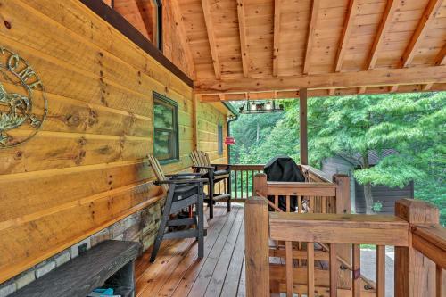 Spacious Blue Ridge Cabin With Private Hot Tub!