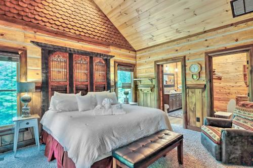 Spacious Blue Ridge Cabin With Private Hot Tub!
