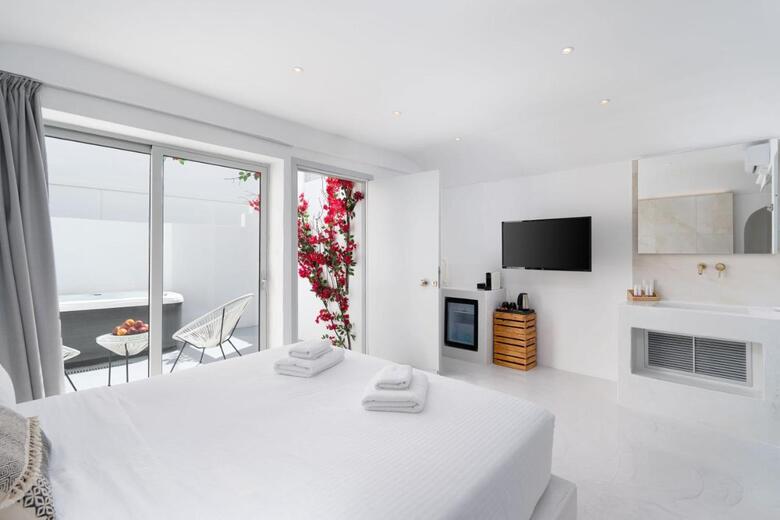 Hotel Cycladic Suites
