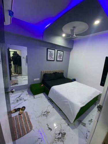 Oyo 89727 Hotel White House