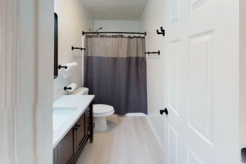 Modern 3 Bed/2.5 Bath House (recently Renovated)