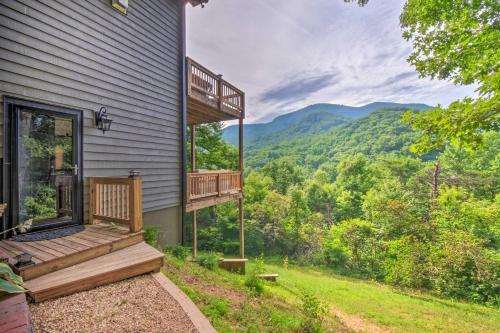 Stunning Hiawassee Cabin 2 Decks And Fire Pit!
