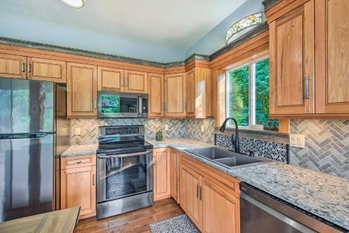 Stunning Hiawassee Cabin 2 Decks And Fire Pit!