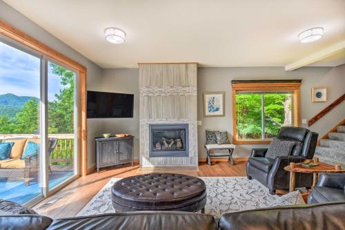 Stunning Hiawassee Cabin 2 Decks And Fire Pit!