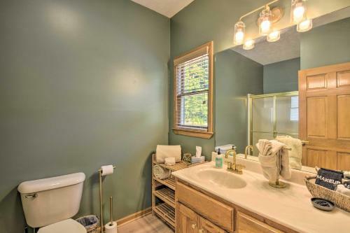 Riverfront Ellijay Home With Game Room And Grill!