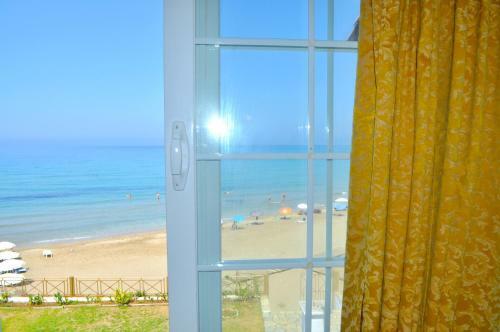 Beachfront Loft Apartment - Agios Gordios, Corfu