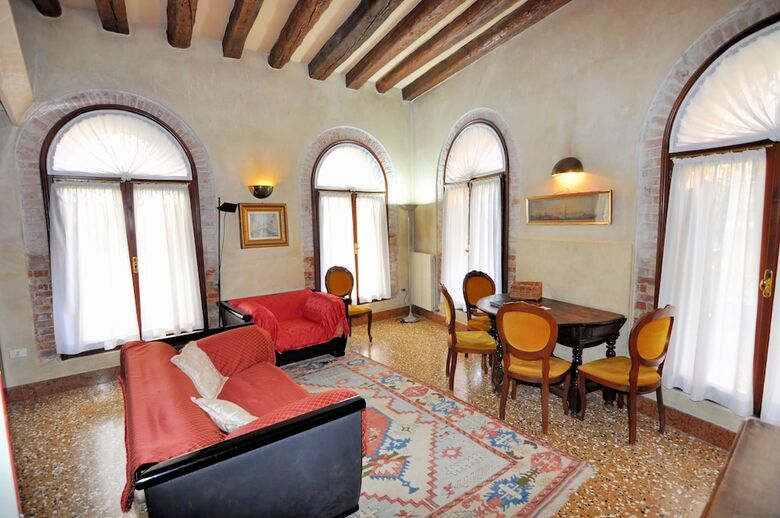 Casa Dei Pittori Venice Apartments