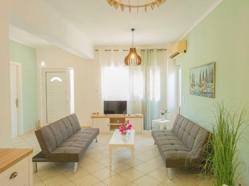Cosy Apartment - 6 Minutes Walk To The Beach!