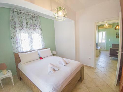 Cosy Apartment - 6 Minutes Walk To The Beach!