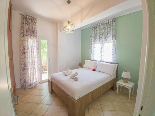 Cosy Apartment - 6 Minutes Walk To The Beach!