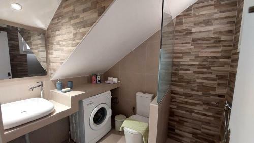 Nias Apartment