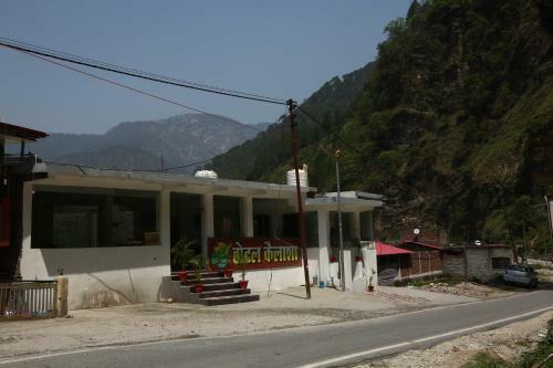 Oyo 90802 Hotel Kailasha