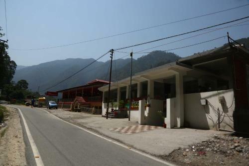 Oyo 90802 Hotel Kailasha