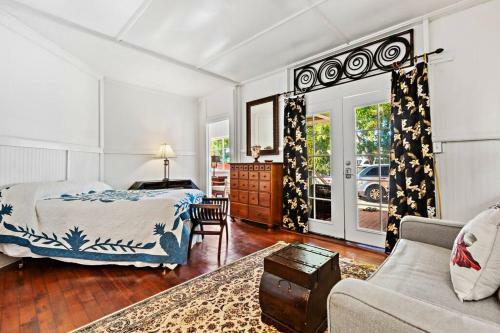 Vintage 3 Bdrm Home-walk To Historic Lahaina Town