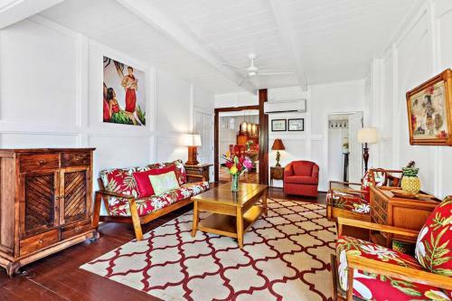 Vintage 3 Bdrm Home-walk To Historic Lahaina Town