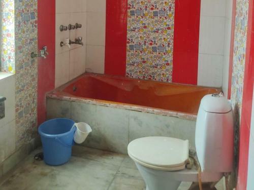 Oyo 91853 Hotel White House