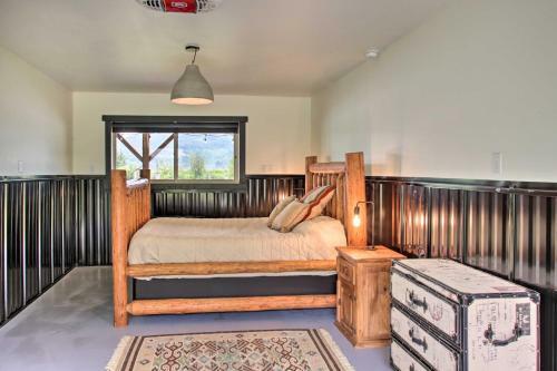 Waterfront Cabin With 2 Boat Docks And Mtn Views!