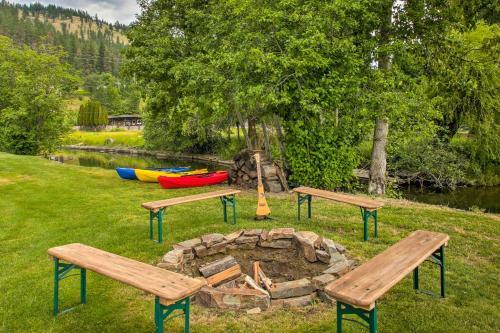 Waterfront Cabin With 2 Boat Docks And Mtn Views!