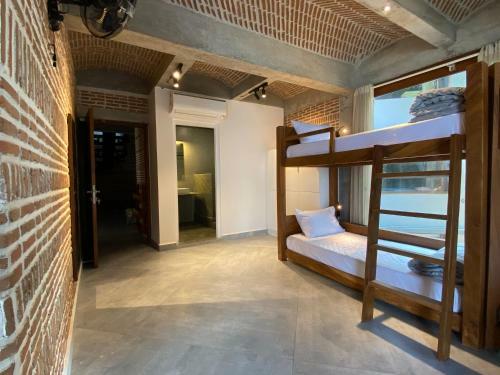 Hotel Ostel In