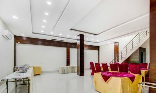 Lrc Hotels & Banquets By Myra Escapades