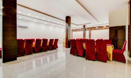 Lrc Hotels & Banquets By Myra Escapades