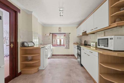 Coastal 4-bed Barn Between Salcombe & Hope Cove