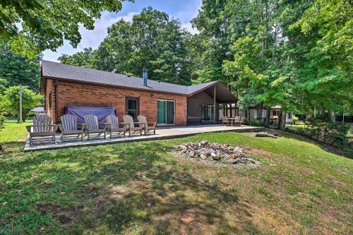 Idyllic Bronston Retreat With Fire Pit And View!
