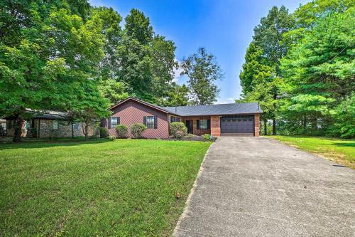 Idyllic Bronston Retreat With Fire Pit And View!