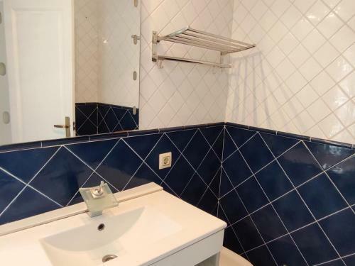 332 House In Llan��