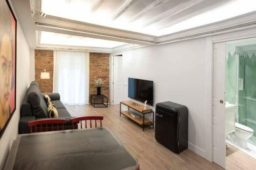 Luxury Apartment In The Center