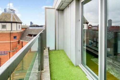 Arcus Apartment 33