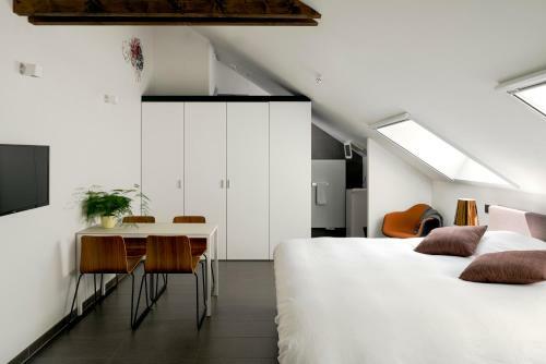 B&B Bed And Beyond