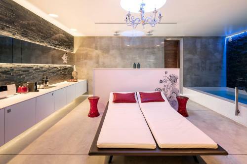 B&B Bed And Beyond