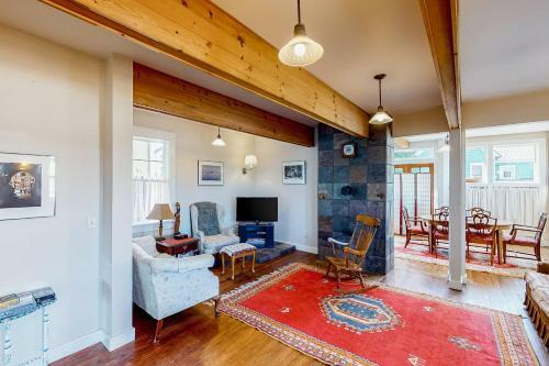 Lobster Cove Holmestead