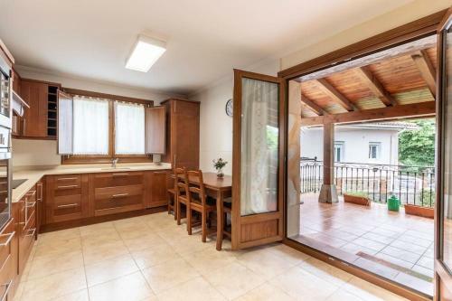 Caser�o Entre Bilbao Y Urdaibai