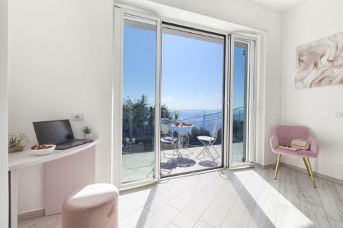 Amore Rentals - Villa Neranyum