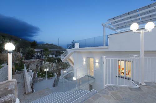 Amore Rentals - Villa Neranyum
