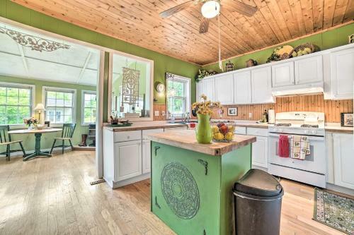 Colorful Lake Huron Home Near Ferry And Beach!
