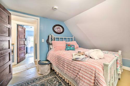 Colorful Lake Huron Home Near Ferry And Beach!