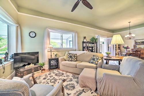 Colorful Lake Huron Home Near Ferry And Beach!