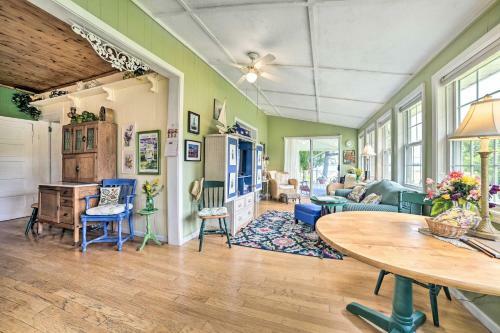 Colorful Lake Huron Home Near Ferry And Beach!