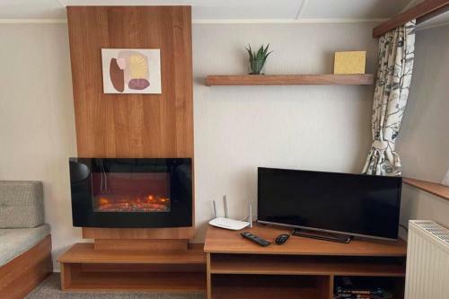 Immaculate 2-bed Sleeps 6 In Pevensey Bay