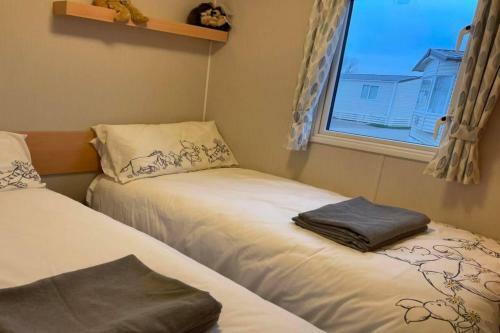 Immaculate 2-bed Sleeps 6 In Pevensey Bay
