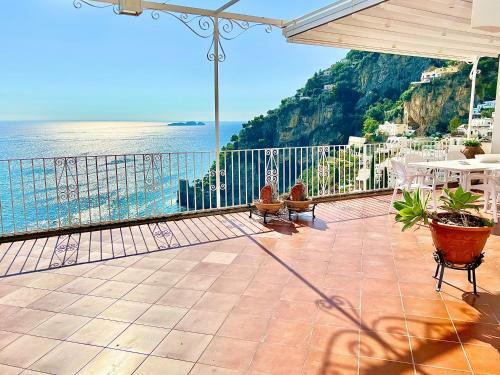 Villa Dolphin