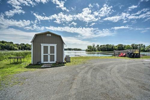 Cottage With Deck Situated On South Center Lake