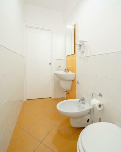 Hostal Postino Rooms