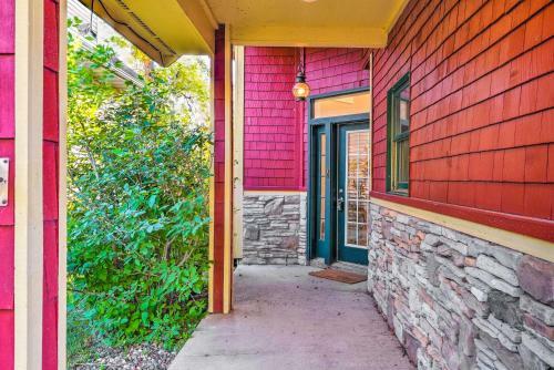 Waterfront Mound Retreat With Boat Dock Access!