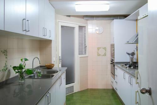Apart En Complejo Residencial Con Piscina
